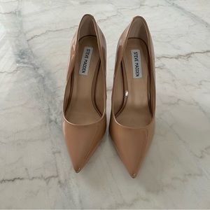 BRAND NEW Vala high heeled pumps in tan patent size US 7.5- Steve Madden